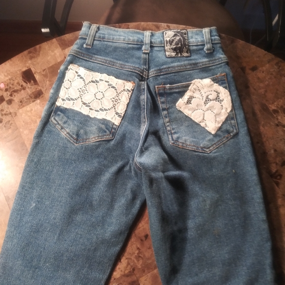 Beautiful Blue Jeans - Picture 2 of 3